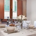 Uffizi-Ponte Vecchio Apartment