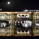 Uffizi-Ponte Vecchio Apartment